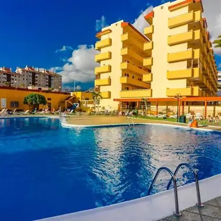 Luminoso Y Bonito Con Piscina En Frente Del Mar Apartment