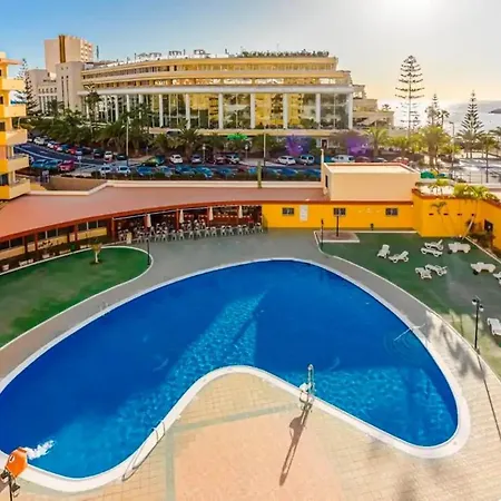 Luminoso Y Bonito Con Piscina En Frente Del Mar Los Cristianos (Tenerife)