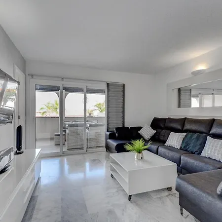 Heated Pool Stylish 3 Bedrm Cristianos Apartment
