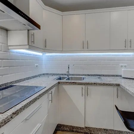 Heated Pool Stylish 3 Bedrm Cristianos Apartment