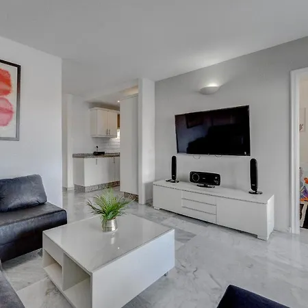 Heated Pool Stylish 3 Bedrm Cristianos Apartment Los Cristianos (Tenerife)