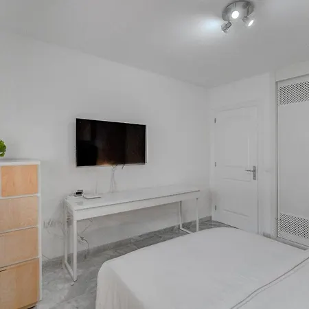 Heated Pool Stylish 3 Bedrm Cristianos Apartment *