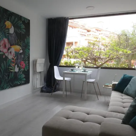 Sweet White In Arona Apartment *