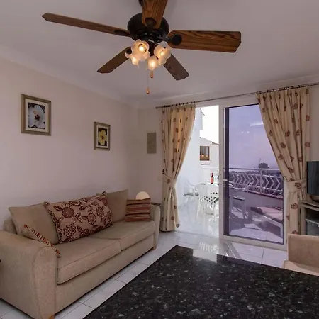 Los Diamantes 2 Bed * Los Cristianos (Tenerife)
