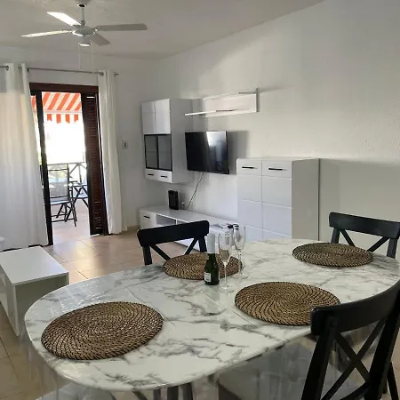 Under The Lime, Beautiful Cristianos Apartment Los Cristianos (Tenerife)