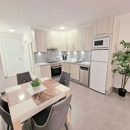 Rhea Calista Apartment *