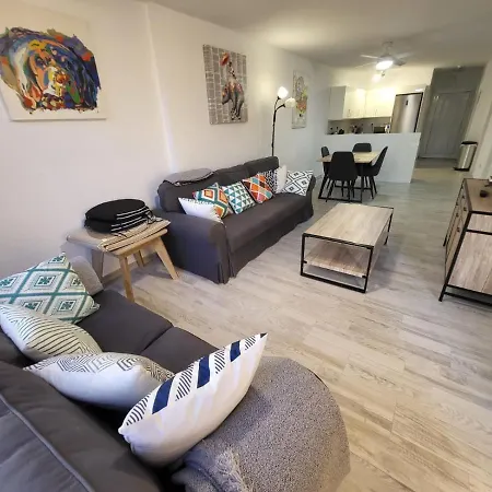 Apartment Castle Harbour 2 *