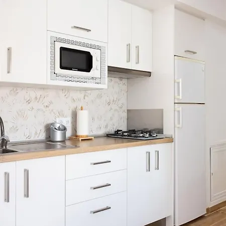 Rosaini Apartment *