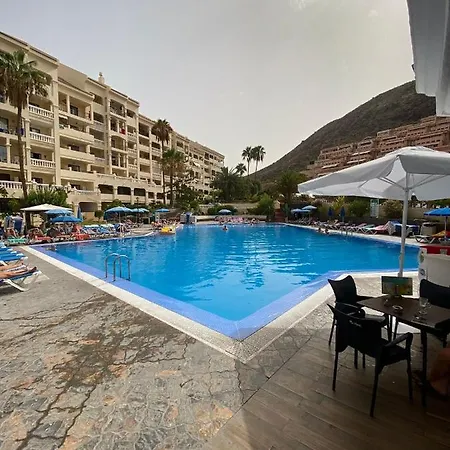 Con Piscina Cristanos *