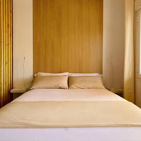 Golden Ocean View & Pool Apartment *