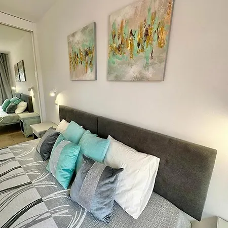 Sunny & Heated Pool Apartment Los Cristianos (Tenerife)