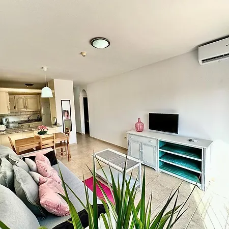 Apartment Sunny & Heated Pool