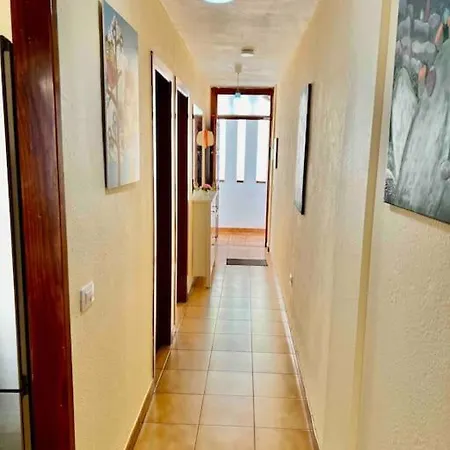 Cristianos, Walking To Beach, High Speed Wifi Los Cristianos (Tenerife)
