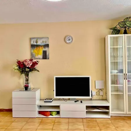 Apartment Cristianos, Walking To Beach, High Speed Wifi *