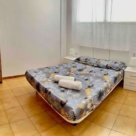 Cristianos, Walking To Beach, High Speed Wifi Los Cristianos (Tenerife)