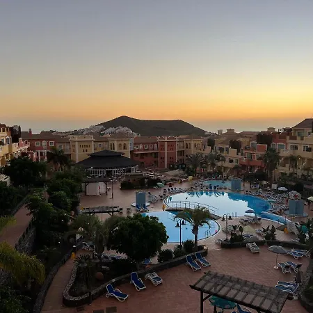 Sunset & Heated Pool Apartment Los Cristianos (Tenerife)