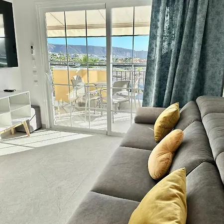 Sunset & Heated Pool Apartment Los Cristianos (Tenerife)