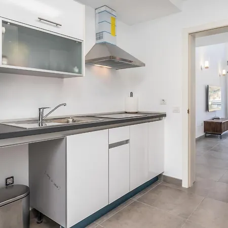 Hayam Apartamentos, Cristianos *