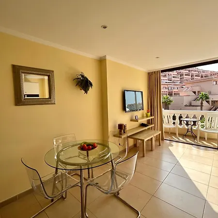 Superb In Castle Harbour C011 * Los Cristianos (Tenerife)