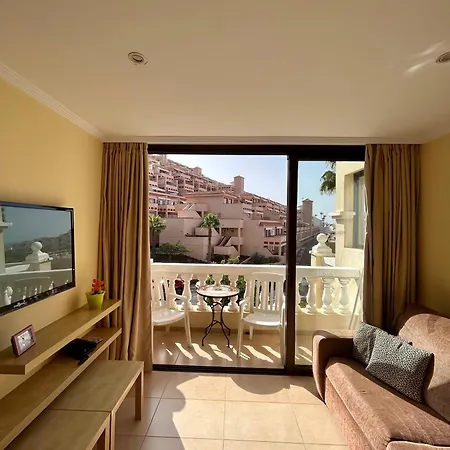 Apartment Superb In Castle Harbour C011