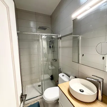 Apartment Central & Modern In Playa Las Vistas