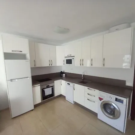 Victoria Court 2 - Lovely 65 Apartment *