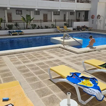 Parque Margarita, Terraza Vista Piscina Los Cristianos (Tenerife)