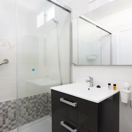 Frontline Playa Vistas With Pool, Parking, Sea Apartment Los Cristianos (Tenerife)
