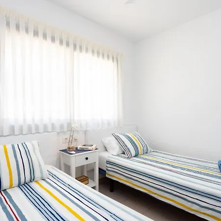 Frontline Playa Vistas With Pool, Parking, Sea Los Cristianos (Tenerife)