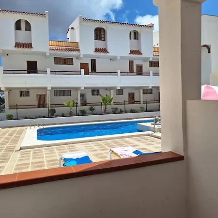 Parque Margarita, Terraza Vista Piscina Los Cristianos (Tenerife)