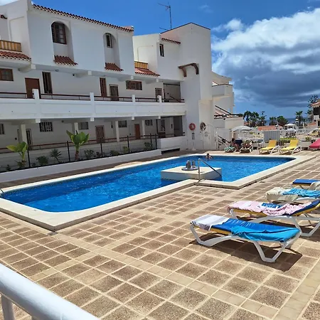 Parque Margarita, Terraza Vista Piscina Apartment *