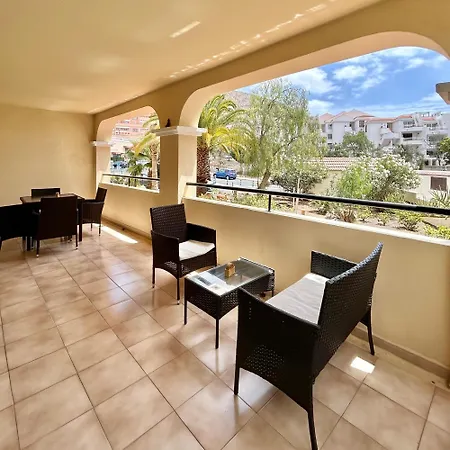 Castle Harbour 1 Bedroom Garden View C102 *