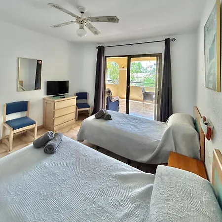 Castle Harbour 1 Bedroom Garden View C102 *