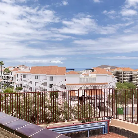 The Heights Cristianos Apartment *