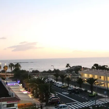 Soleado Y Flamante En Cristianos De Membrillosuites Los Cristianos (Tenerife)