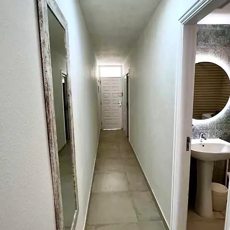 Fantastic View 1 Bed Apartment *