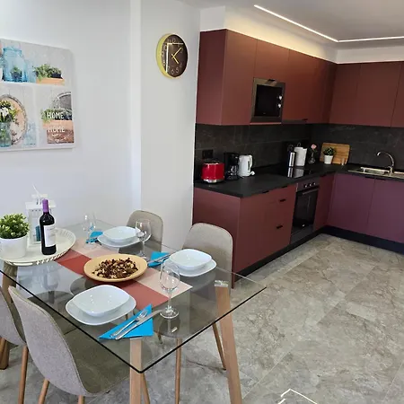 Exclusive Eden, Marble Floor, Luxury Bathroom, Heated Pool, Close To Centre, Sea View, Balcony Apartment Los Cristianos (Tenerife)