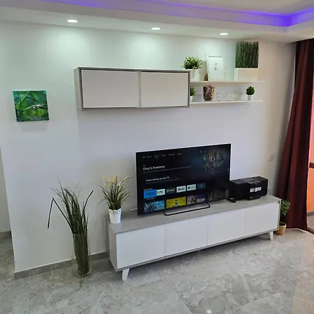 Exclusive Eden, Marble Floor, Luxury Bathroom, Heated Pool, Close To Centre, Sea View, Balcony *