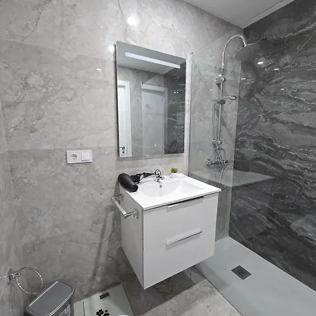 Exclusive Eden, Marble Floor, Luxury Bathroom, Heated Pool, Close To Centre, Sea View, Balcony * Los Cristianos (Tenerife)
