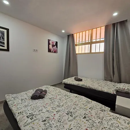 Exclusive Eden, Marble Floor, Luxury Bathroom, Heated Pool, Close To Centre, Sea View, Balcony