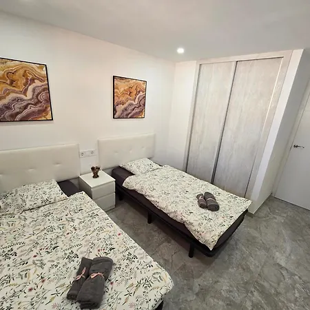 Exclusive Eden, Marble Floor, Luxury Bathroom, Heated Pool, Close To Centre, Sea View, Balcony Los Cristianos (Tenerife)