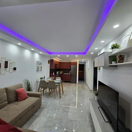 Exclusive Eden, Marble Floor, Luxury Bathroom, Heated Pool, Close To Centre, Sea View, Balcony Apartment Los Cristianos (Tenerife)
