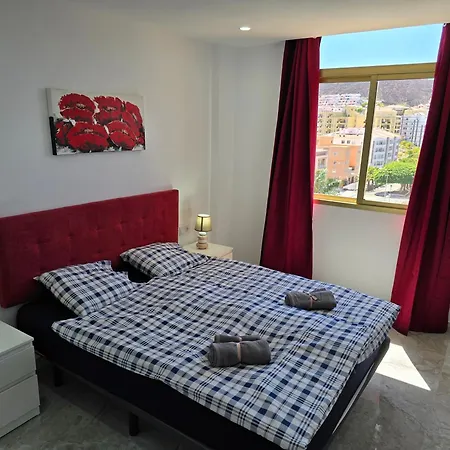 Apartment Exclusive Eden, Marble Floor, Luxury Bathroom, Heated Pool, Close To Centre, Sea View, Balcony Los Cristianos (Tenerife)
