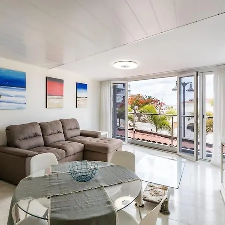 Apartment En Primera Linea En Cristianos *