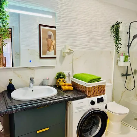 Apartment With Terrace And Pool, Cristianos