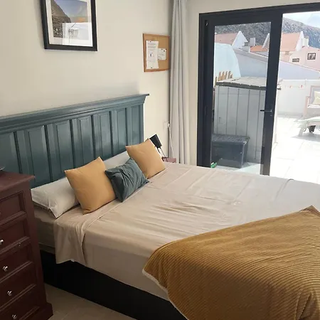 Sea View Penthouse With Large Terrace * Los Cristianos (Tenerife)