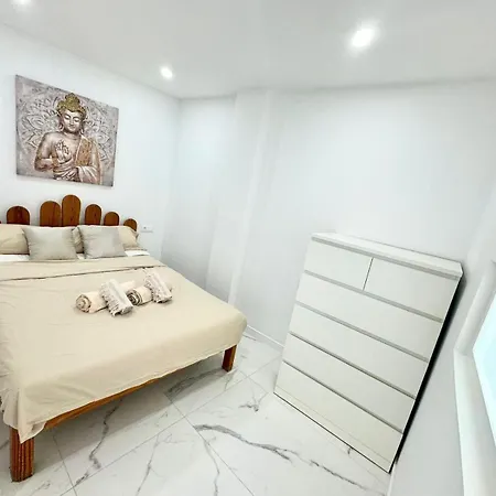 Cristianos Must-see Beachfront Apartment, Stunning Views In Tenerife