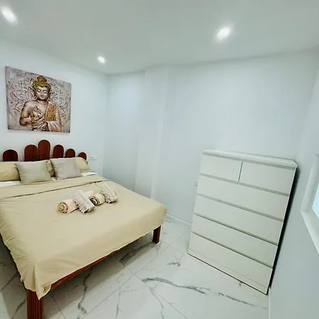 Cristianos Must-see Beachfront Apartment, Stunning Views In Tenerife *