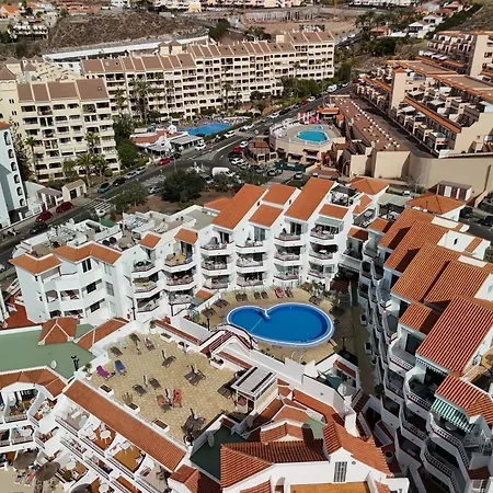 Modern Apartment, Heated Pool & 2 Terraces Apartment
