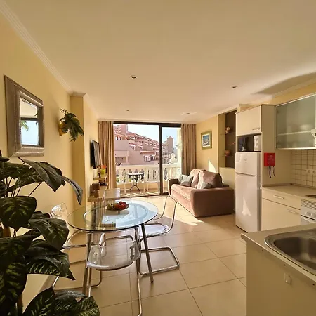 Superb In Castle Harbour C011 Los Cristianos (Tenerife)